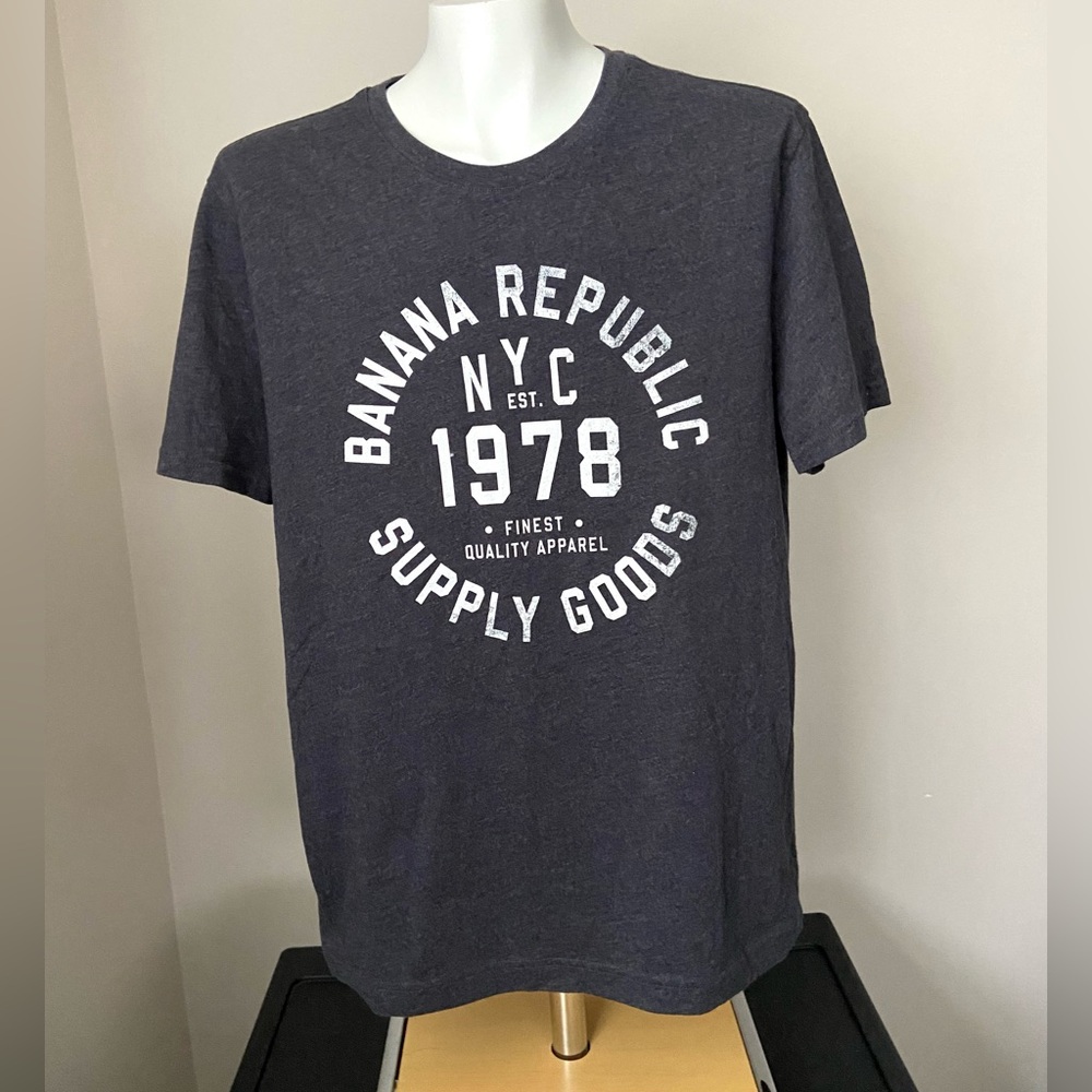 Banana Republic Men's Gray Graphic T-Shirt Size Small
